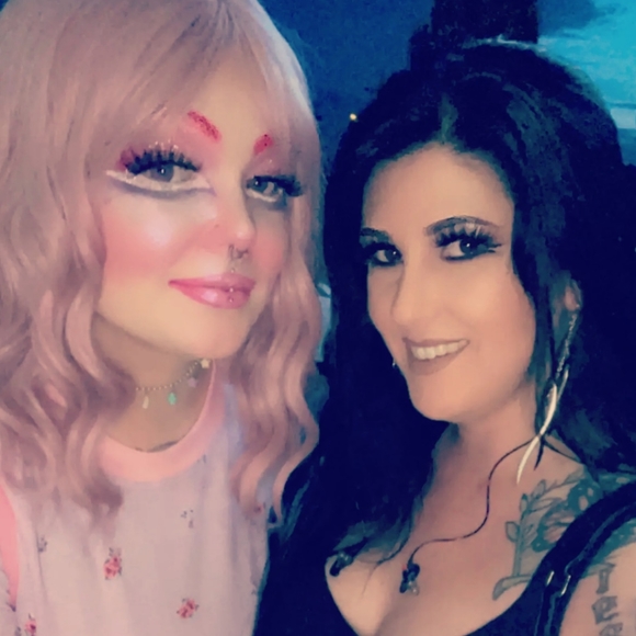 Meet your Posher, Jessica - Picture 2 of 4